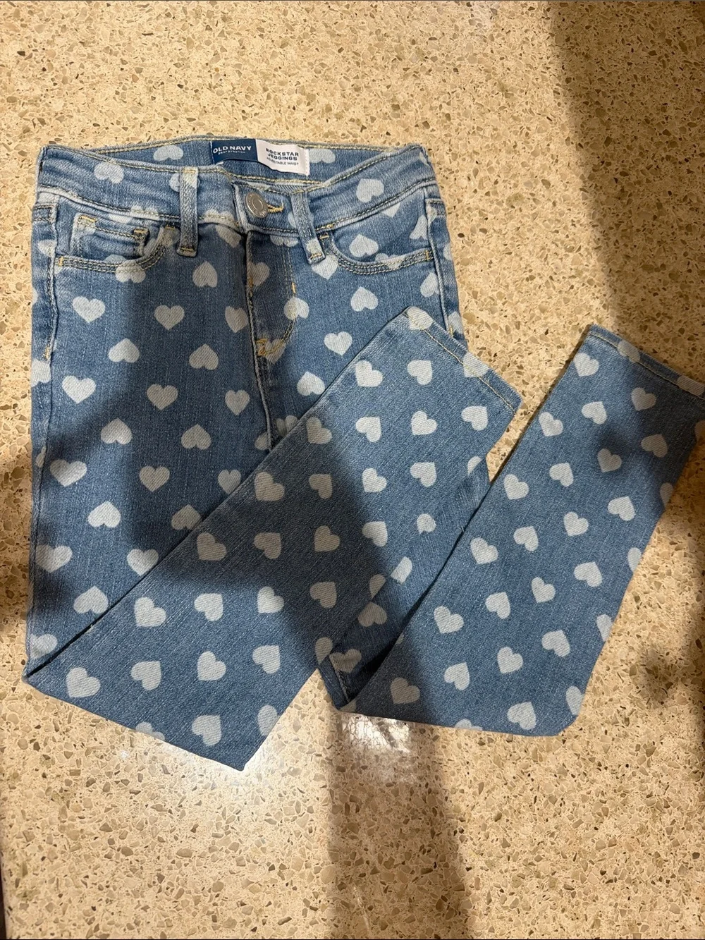 Old Navy Women's Light Blue Skinny Jeans with White Heart Print
